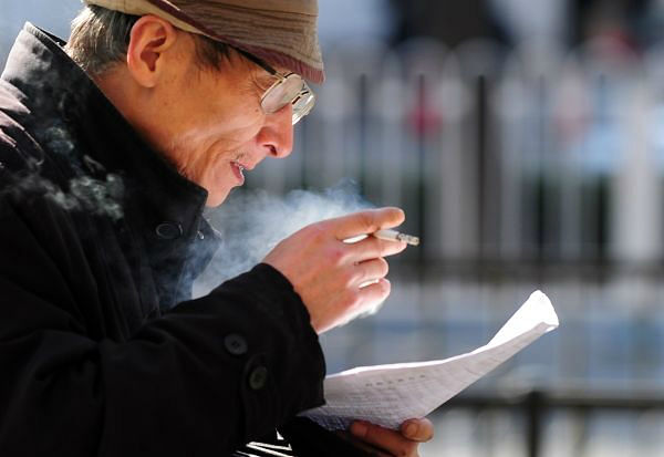 Smoking linked to mental decline in men